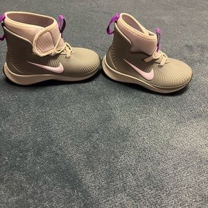 Toddler Girl Nike shoes 10c